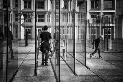 Laure cartel la defense labyrinthe